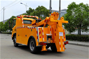 平泉高速路拖车费